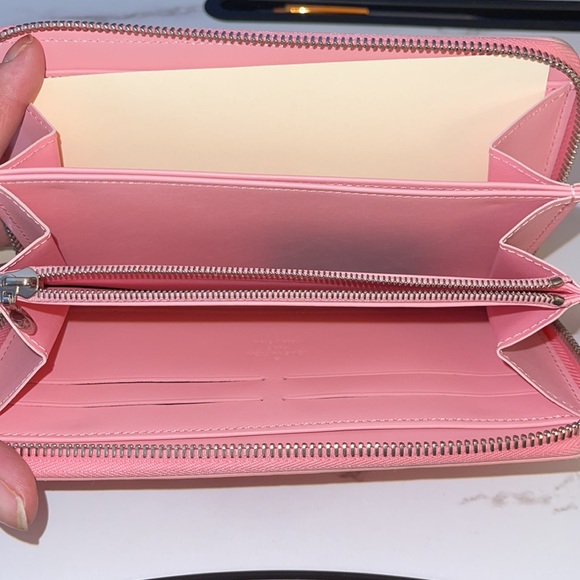 Louis Vuitton Yayoi Kusama edition RARE find color is Pink with Red dots. - Picture 5 of 12